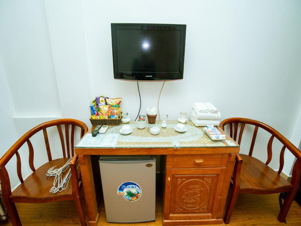 芳东酒店 河内 外观 照片